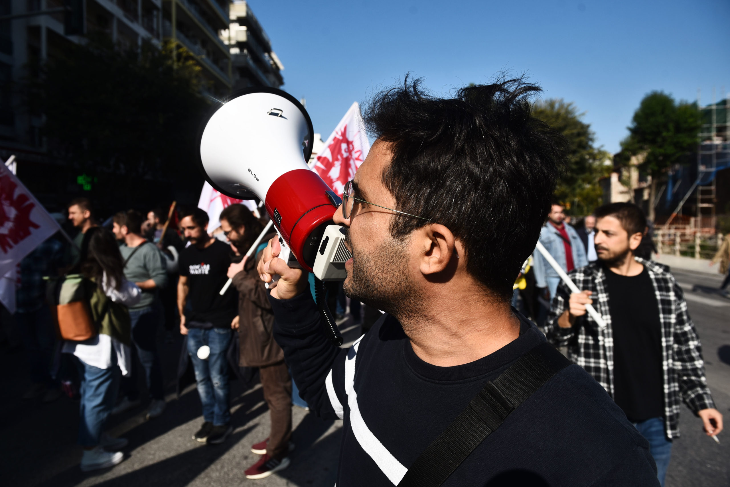 Απεργία, συγκεντρώσεις, Σύνταγμα