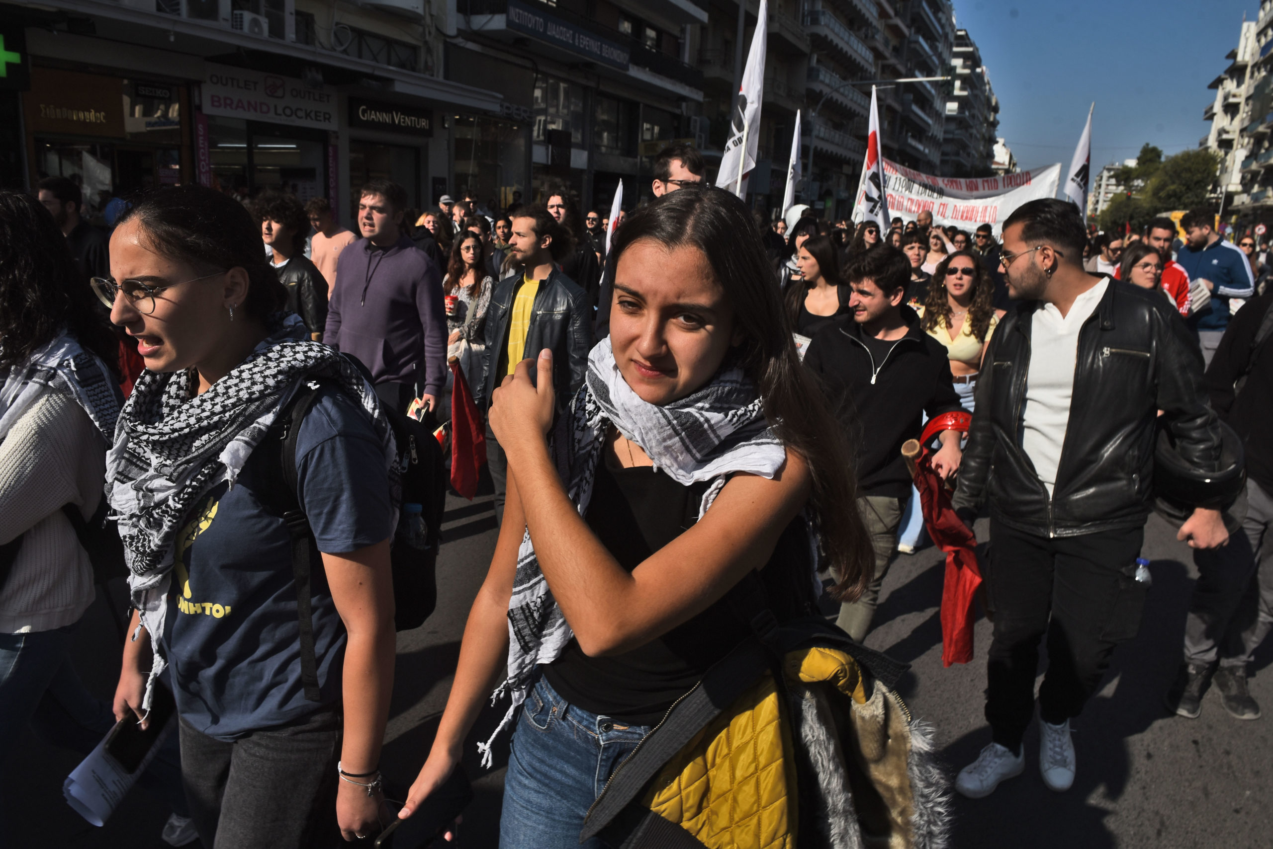 Απεργία, συγκεντρώσεις, Σύνταγμα