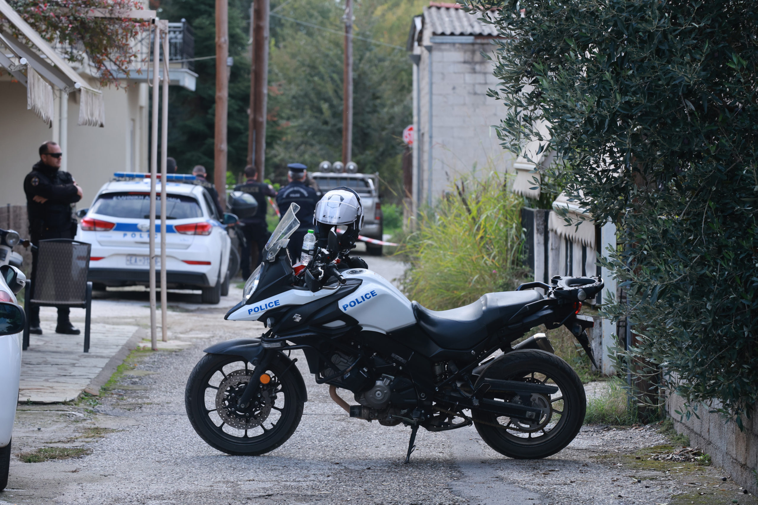 Τρίκαλα, δολοφονία, έγκλημα, 18χρονος, μητέρα