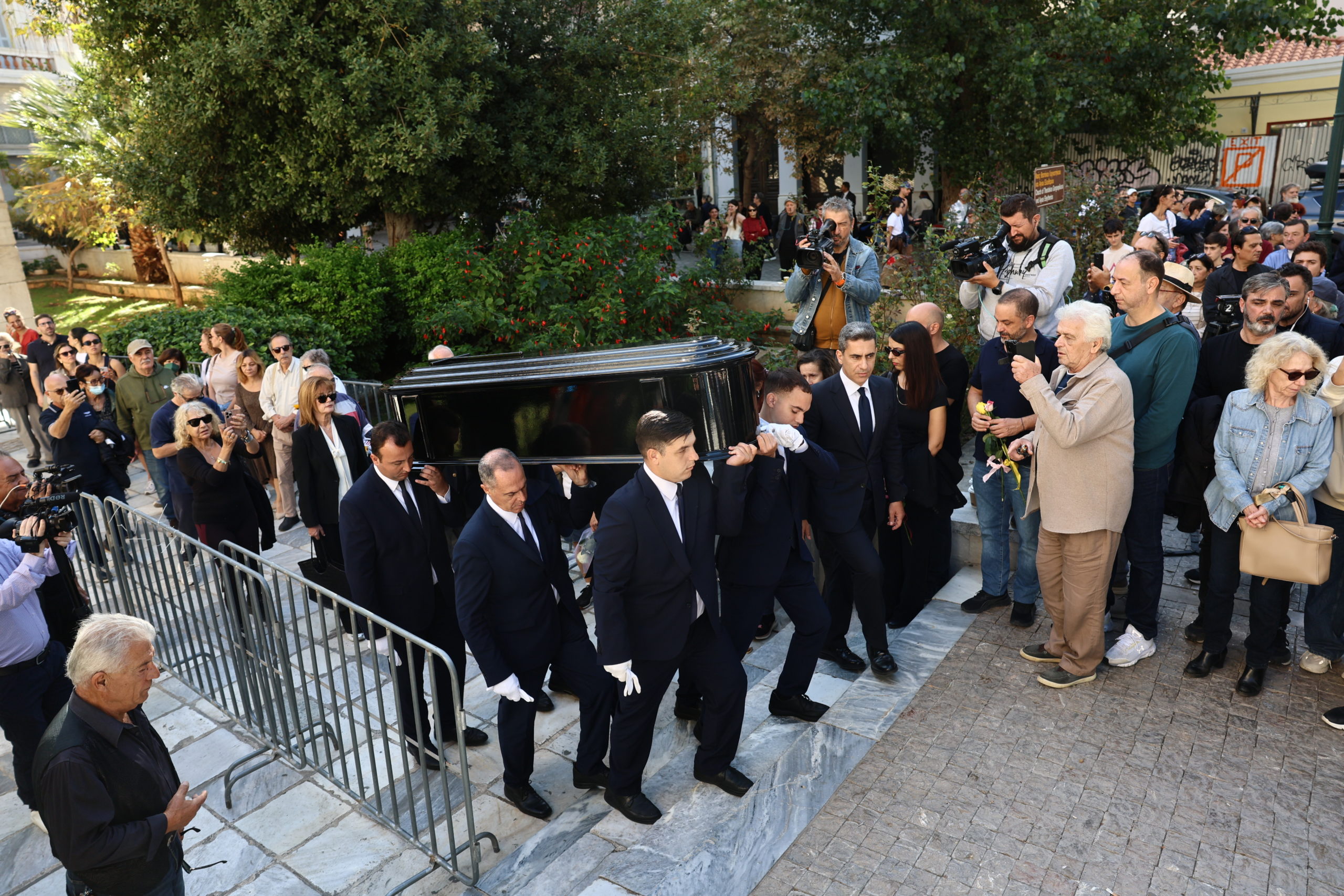 σορός, κηδεία, Διονύσης Σαββόπουλος
