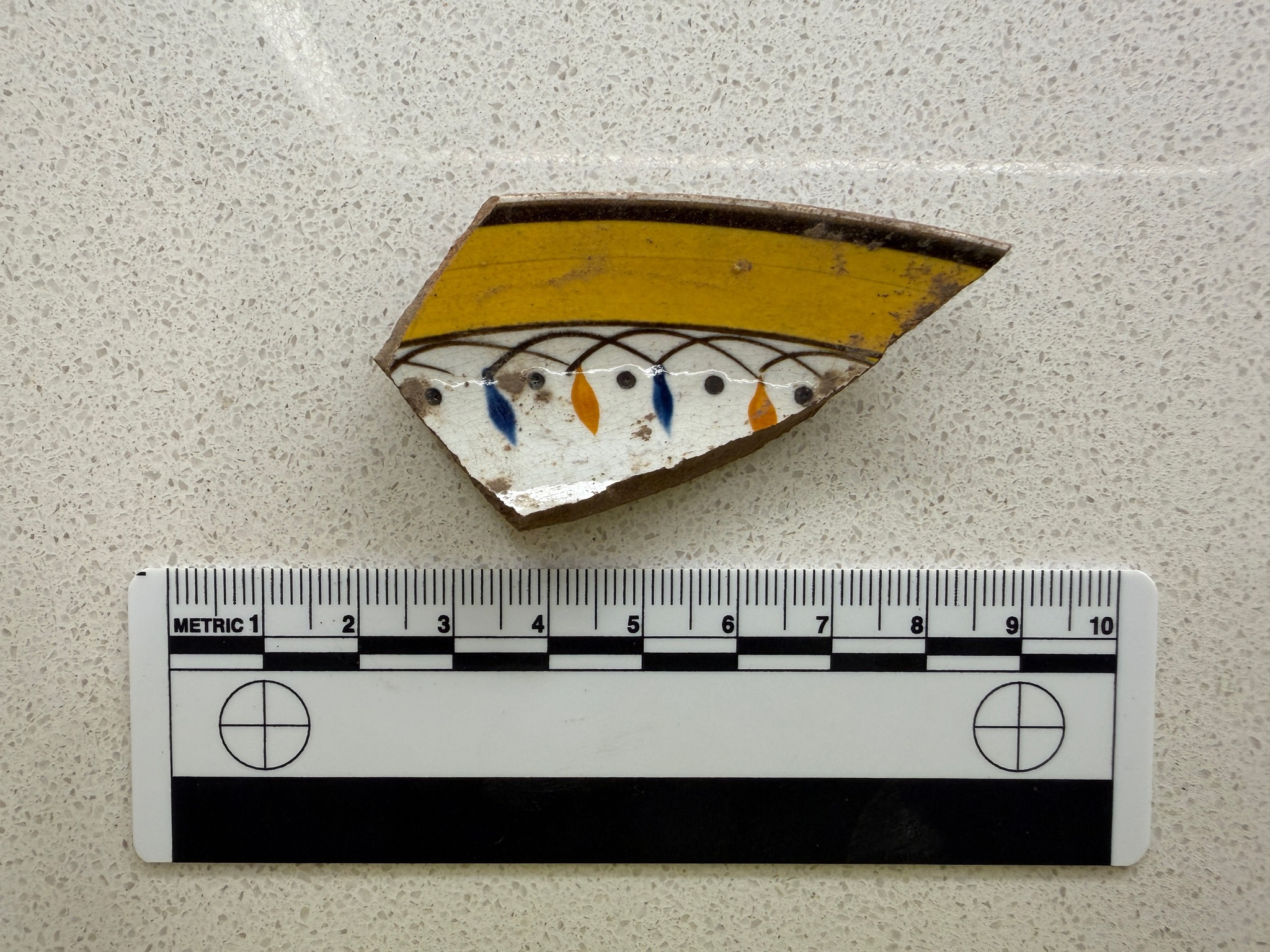 Εκπληκτική ανακάλυψη κάτω από το πάτωμα ταβέρνας - Η φωτιά έφερε στο φως σπάνια νομίσματα και προϊστορικά αντικείμενα