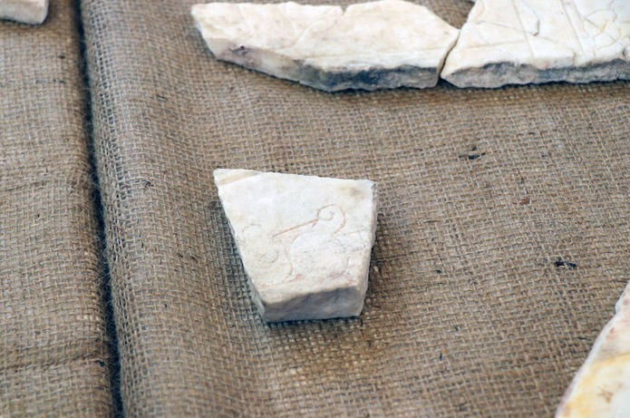 Το ανάγλυφο σε μάρμαρο του Αφιόν απεικονίζει τον Αιγύπτιο θεό Τούτου. Φωτογραφία: Hale Pak/AA