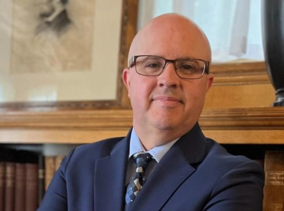 ΔΙΕΥΘΥΝΤΗΣ ΜΟΥΣΕΙΟΥ