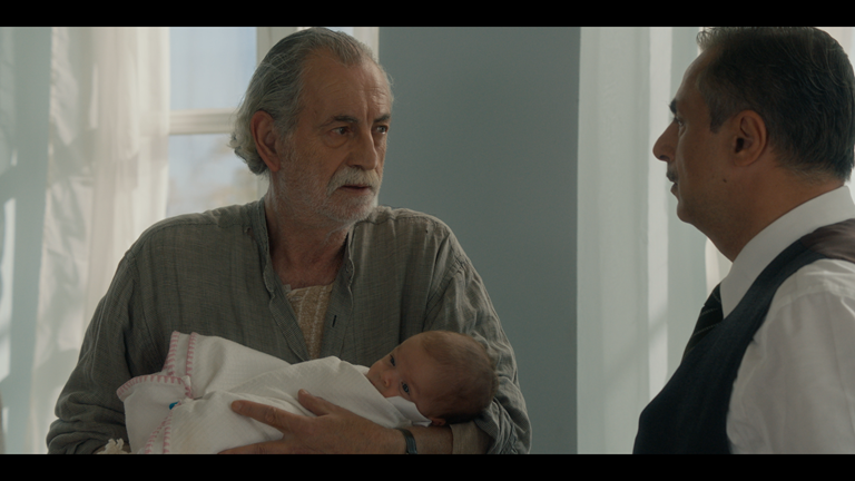 Porto Leone: Στη γειτονιά με τα κόκκινα φανάρια – Ο Ντίνος Βούλγαρης δίνει το ανεπιθύμητο εγγονάκι του για υιοθεσία στη Γερμανία