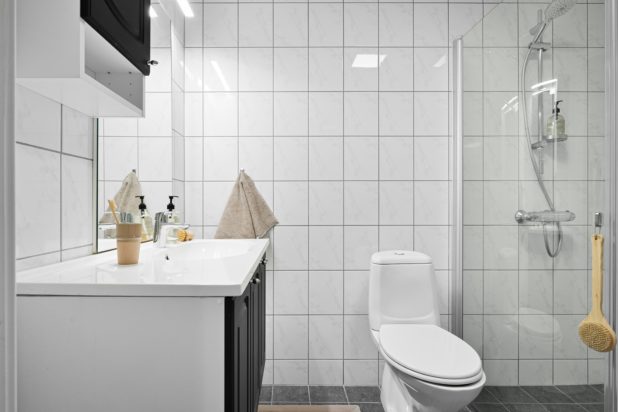 Τουαλέτα: Απαλλαγείτε από τα άλατα μέσα σε λίγα λεπτά με 1 φυσικό υλικό - Δεν θα χρειαστείτε χλωρίνη