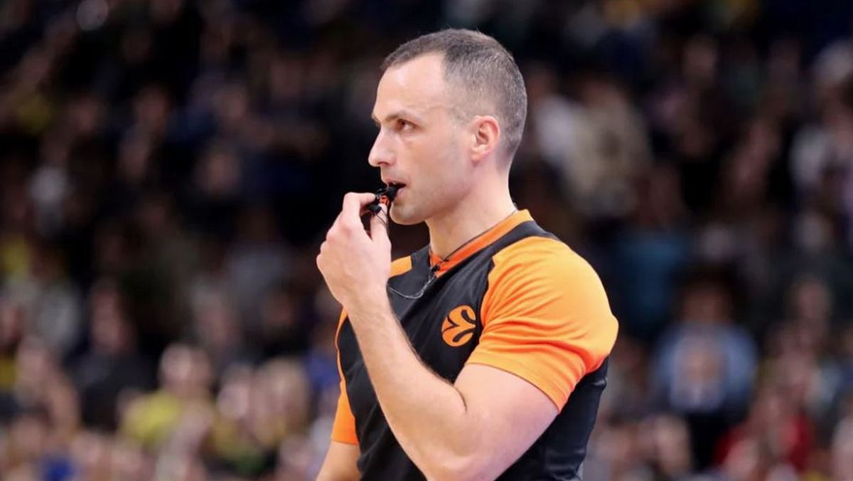 Σερβία: «Ενδείξεις ότι ο διαιτητής Ούρος Νίκολιτς λειτουργούσε ως “ταμίας” της εγκληματικής ομάδας», λέει ο υπουργός Εσωτερικών