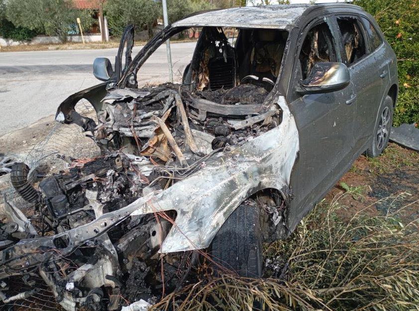 Νεκρός 44χρονος σε τροχαίο στη Δράμα – Το όχημά του προσέκρουσε σε στύλο, έπεσε σε περίφραξη και τυλίχθηκε στις φλόγες 