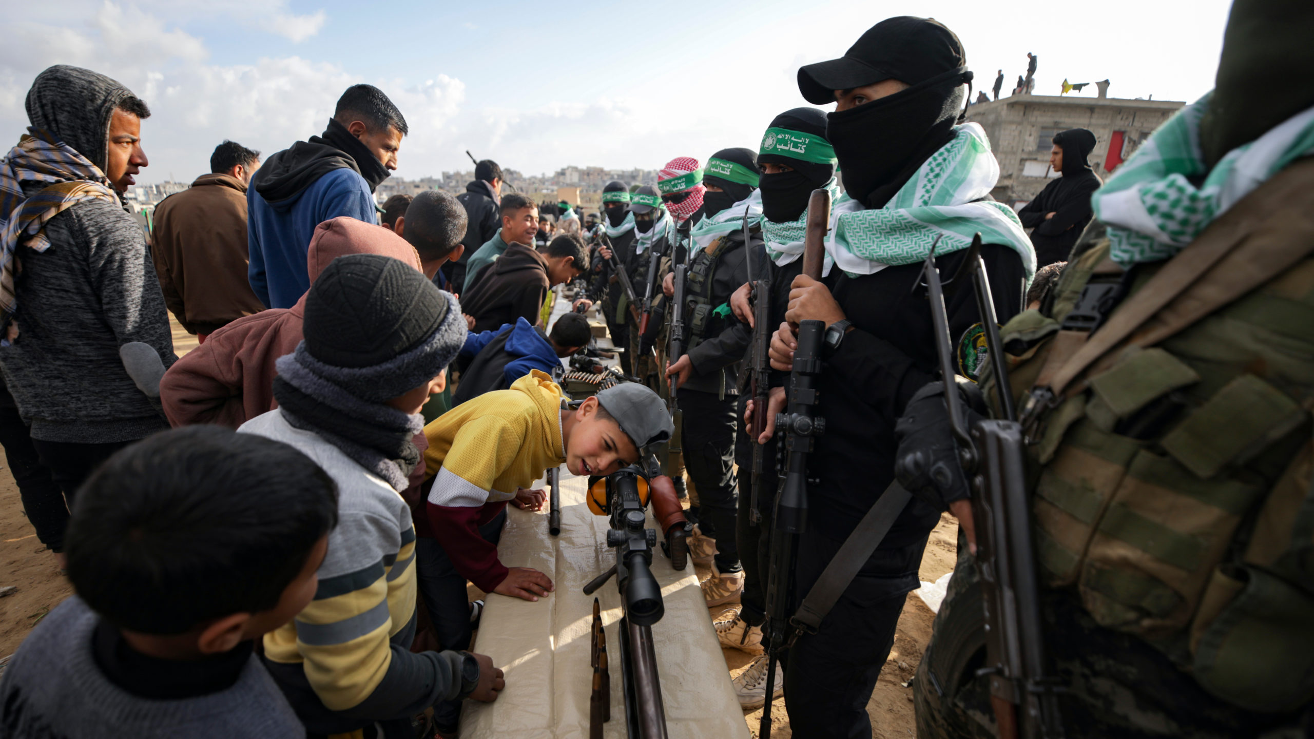 Χαμάς: Ολοκληρώθηκαν οι προετοιμασίες για την παράδοση των ομήρων – «Το Ισραήλ εξαπατά και τους Αμερικανούς με τις λίστες των αιχμαλώτων»