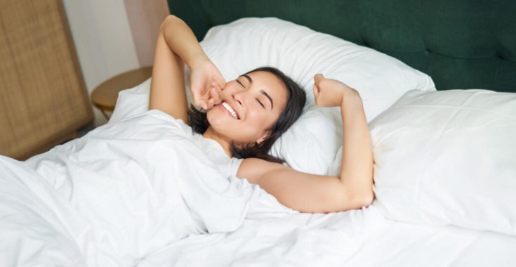 Ύπνος ανάσκελα: Τα οφέλη για την υγεία, σύμφωνα με ειδικούς - Οι επιπτώσεις κάθε θέσης στην καρδιά, την αναπνοή και το δέρμα