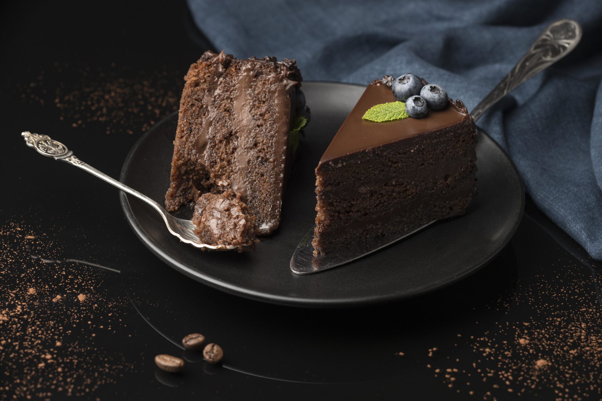 Συνταγή για την καλύτερη σοκολατένια τούρτα στον κόσμο από τον Yotam Ottolenghi. Φωτογραφία: Freepik