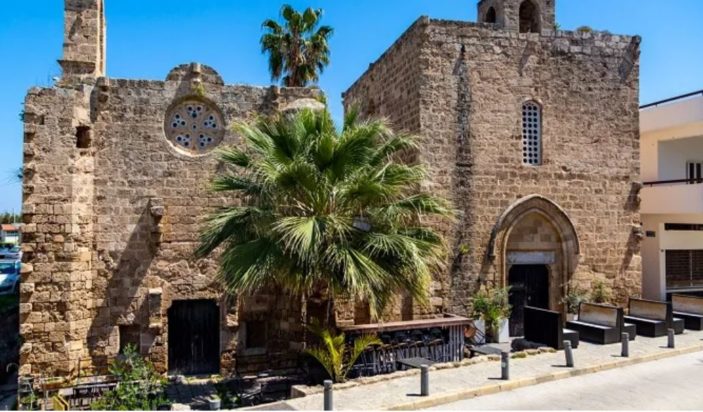 Αμμόχωστος: Μετέτρεψαν εκκλησία σε καφέ- μπαρ