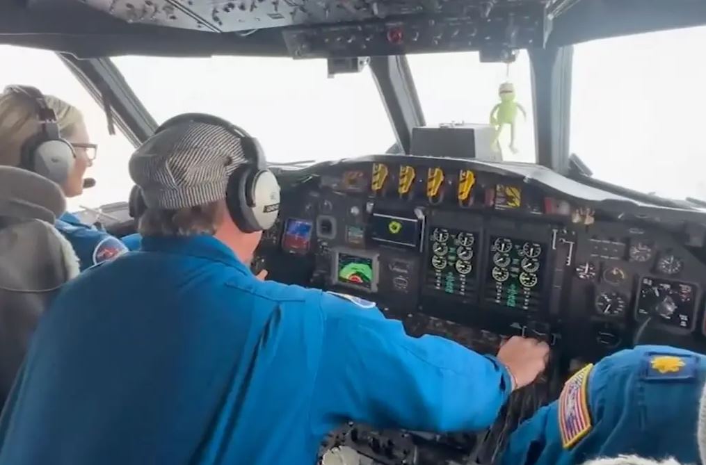 Βίντεο: Μέσα στην καμπίνα του αεροσκάφους που μπήκε στο μάτι του τυφώνα Μελίσα