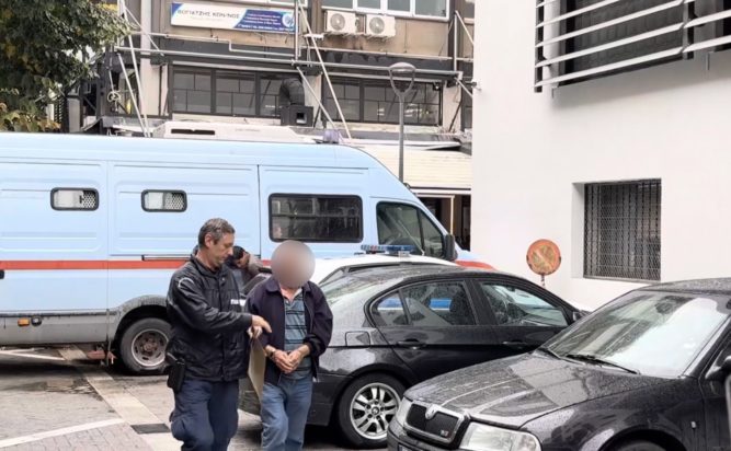 Λάρισα λίρες