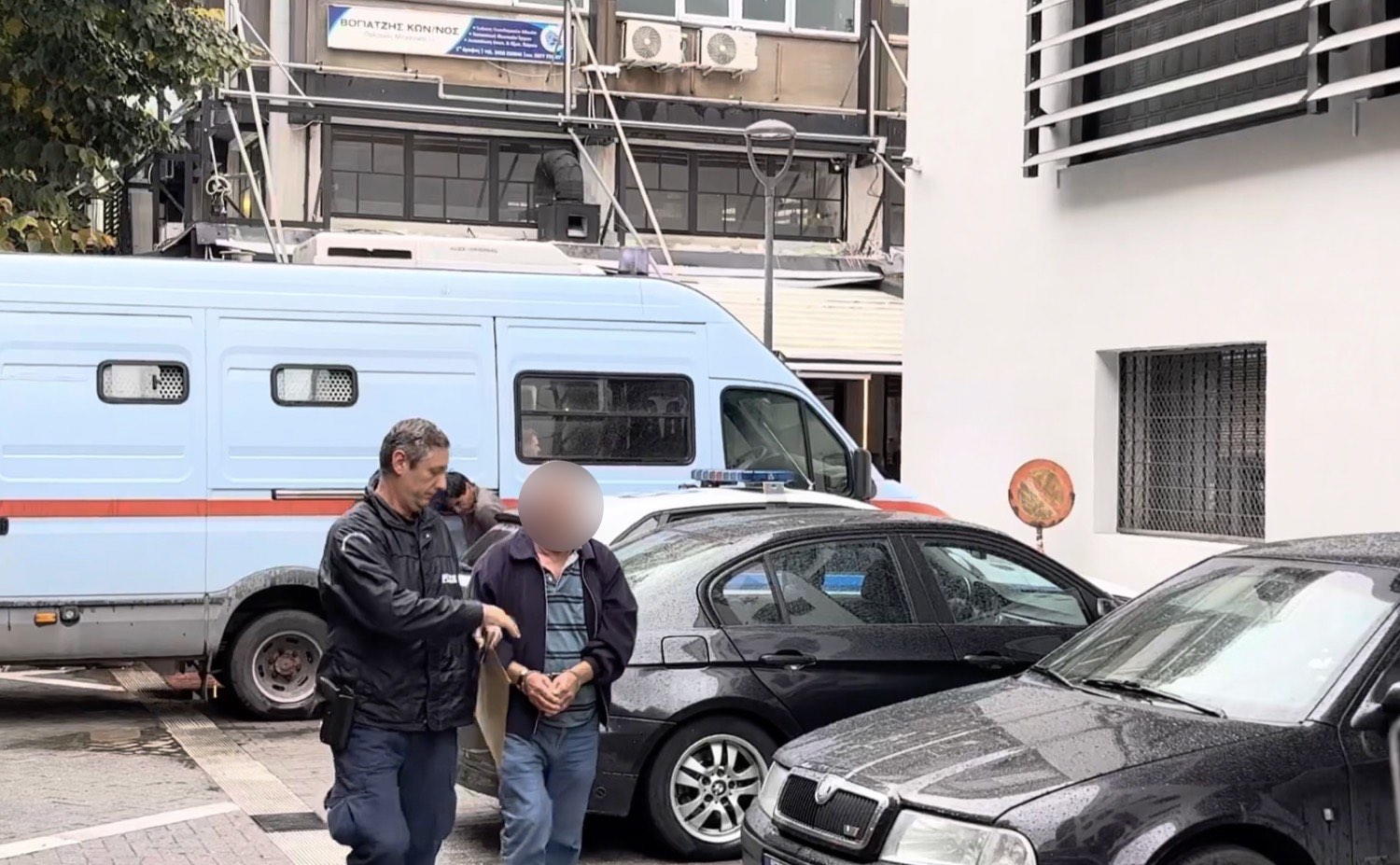 Λάρισα λίρες