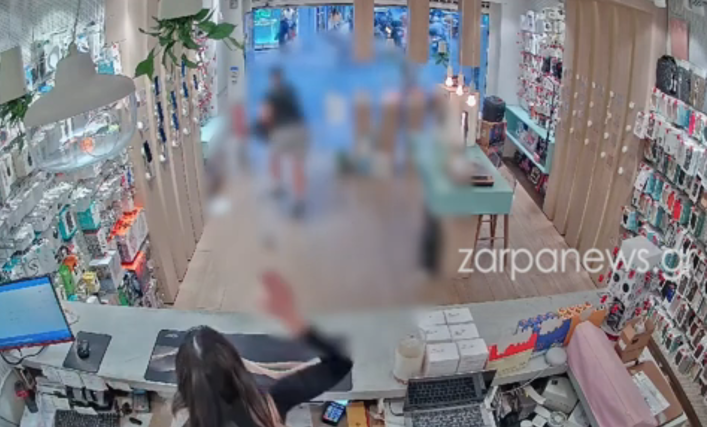 Χανιά: Θρασύτατος κλέφτης επιχείρησε να αρπάξει κουμπαρά για τη στήριξη συλλόγου για παιδιά με καρκίνο – ΒΙΝΤΕΟ