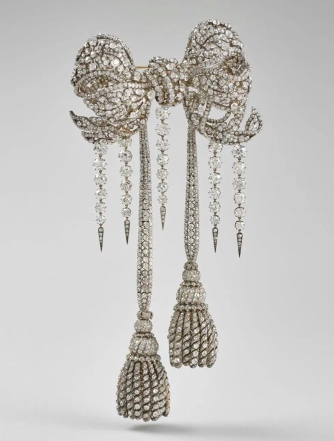 Μουσείο Λούβρου Η καρφίτσα της Αυτοκράτειρας Ευγενία