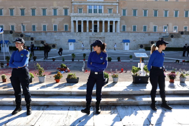 Μνημείο Αγνώστου Στρατιώτη αστυνομικοί παρέλαση