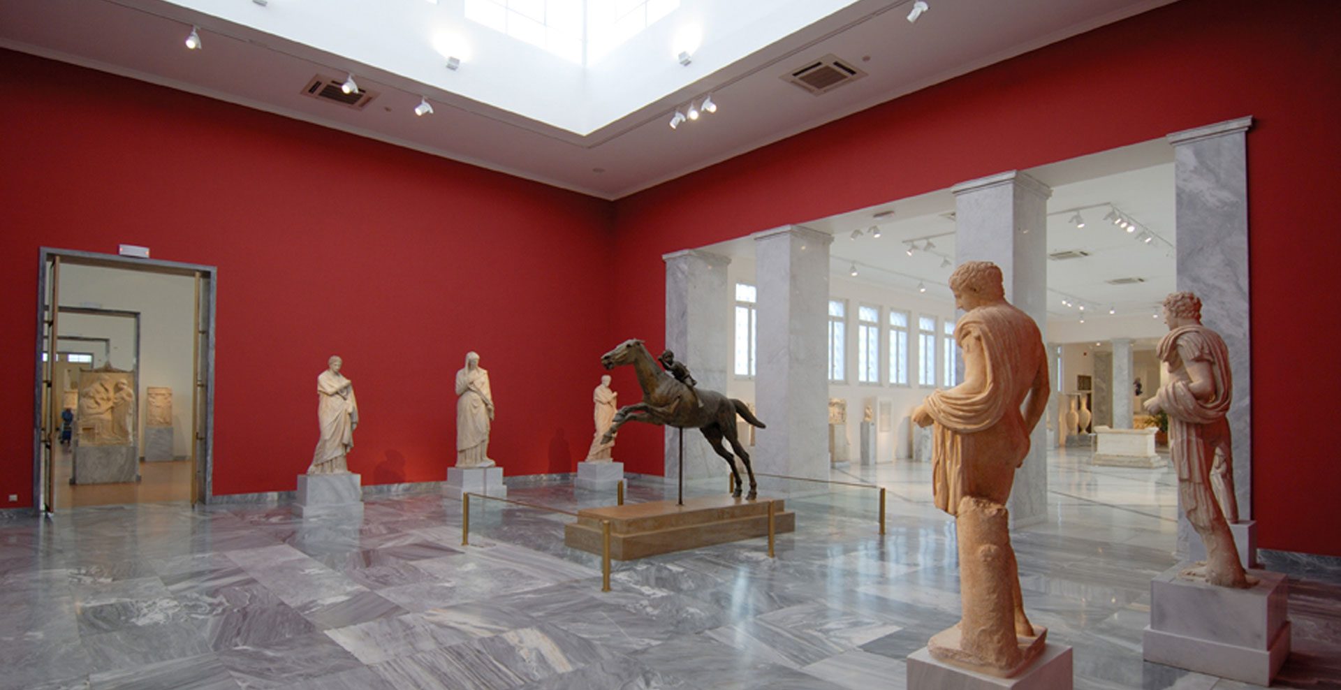 Αστυνομικοί στα μουσεία μετά την κινηματογραφική ληστεία στο Λούβρο – Οι «300» που θα προστατεύουν τους αρχαιολογικούς θησαυρούς στην Ελλάδα