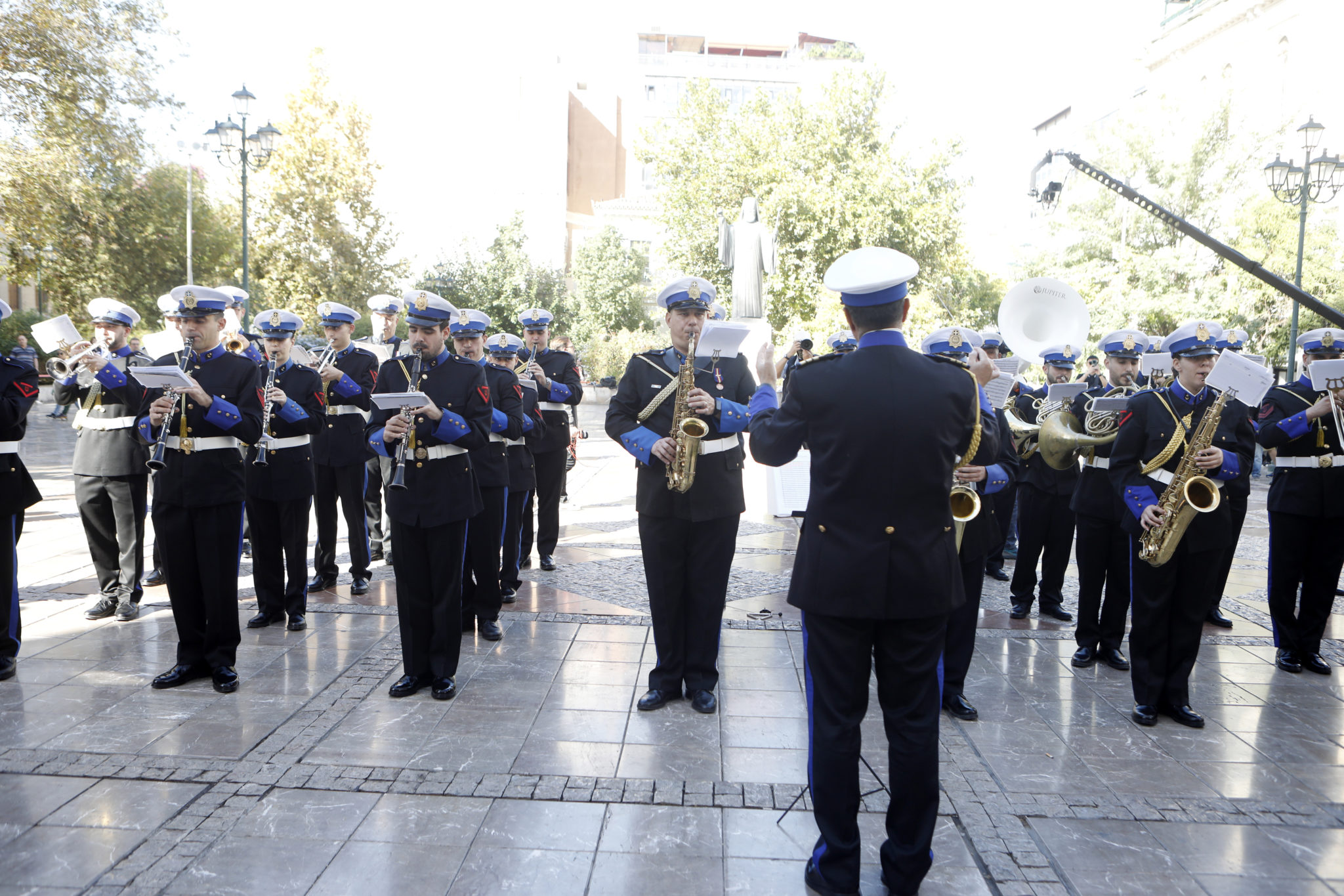 Κηδεία του Διονύση Σαββόπουλου: Η μπάντα του πολεμικού Ναυτικού σε πένθιμα εμβατήρια