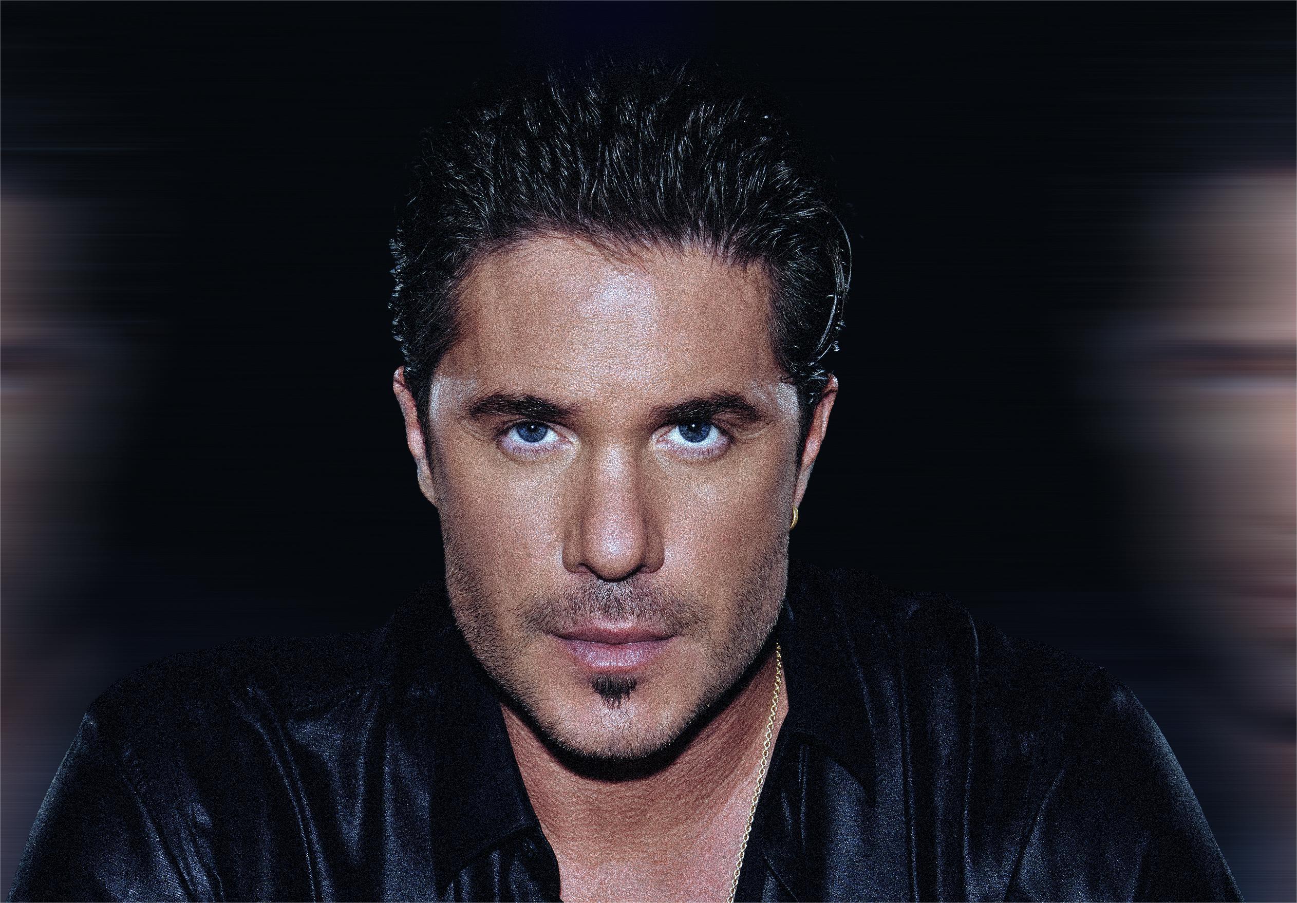 Νίκος Οικονομόπουλος: Στέλνει μήνυμα Γυναικείας Ενδυνάμωσης στο νέο του βίντεοκλιπ