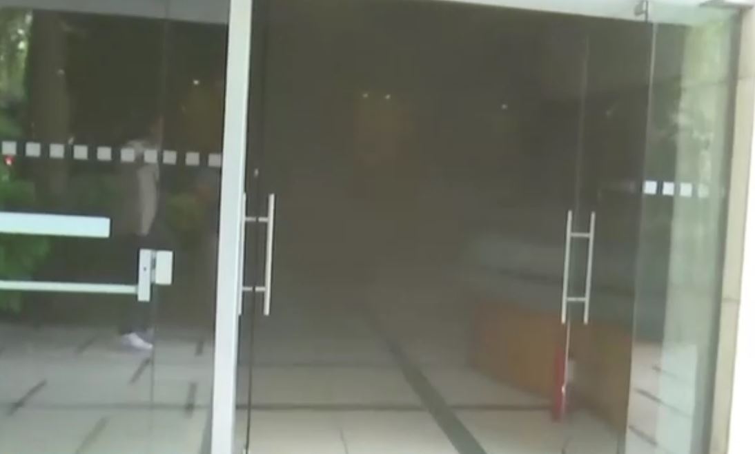 Φωτιά στον Πύργο Αθηνών – Εκκενώνεται το κτίριο