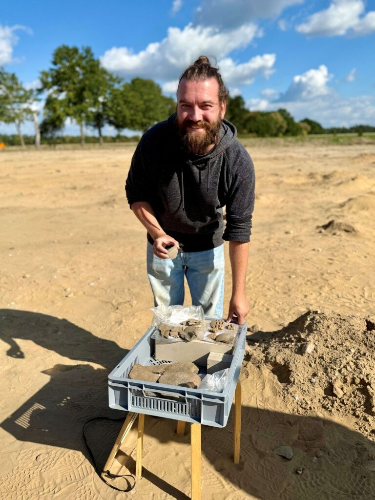 Οι ανασκαφές στο Bilmer Berg, μας προσφέρουν μοναδικά στοιχεία για τον πρώιμο εποικισμό και την οικονομική ιστορία της περιοχής μας”, εξήγησε ο αρχαιολόγος Tobias Schoo. Φωτογραφία City of Lüneburg