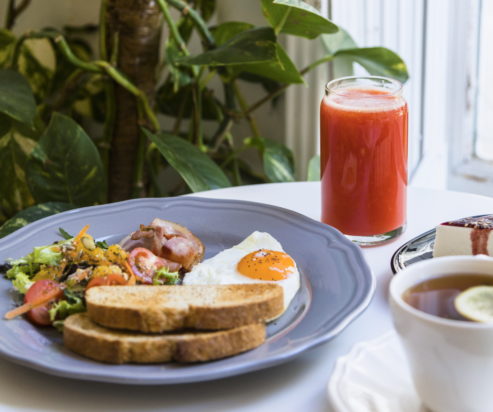 Ύπνος: Το πρωινό γεύμα που θα σας βοηθήσει να κοιμάστε καλά και να έχετε περισσότερη ενέργεια, σύμφωνα με ειδικό