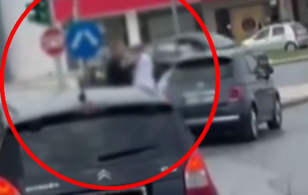 Θεσσαλονίκη: Οδηγός έβριζε και κλωτσούσε επιβάτες λεωφορείου – ΒΙΝΤΕΟ