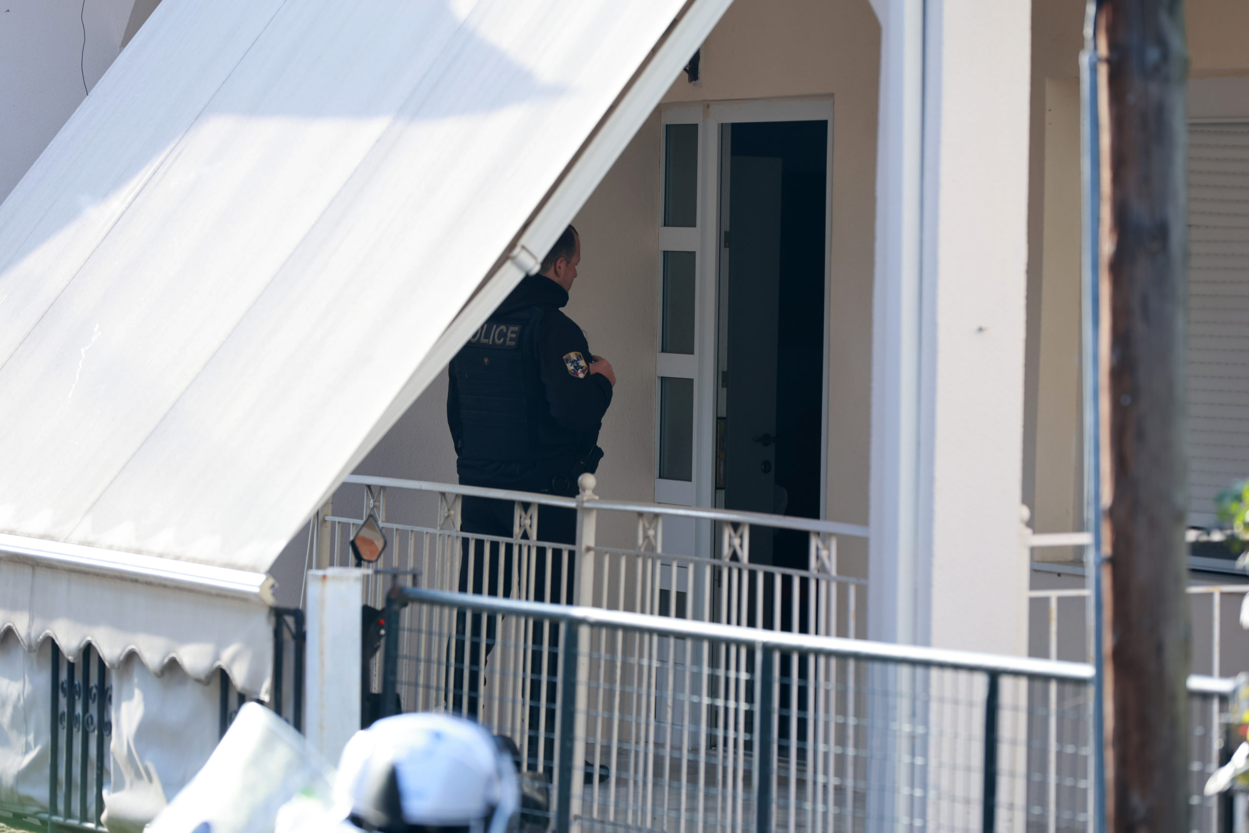 Τρίκαλα, δολοφονία, έγκλημα, 18χρονος, μητέρα