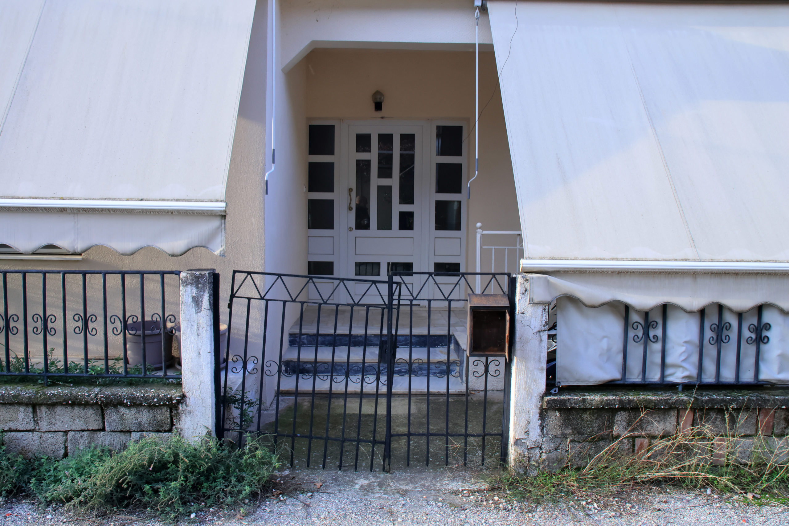 Τρίκαλα, δολοφονία, έγκλημα, 18χρονος, μητέρα