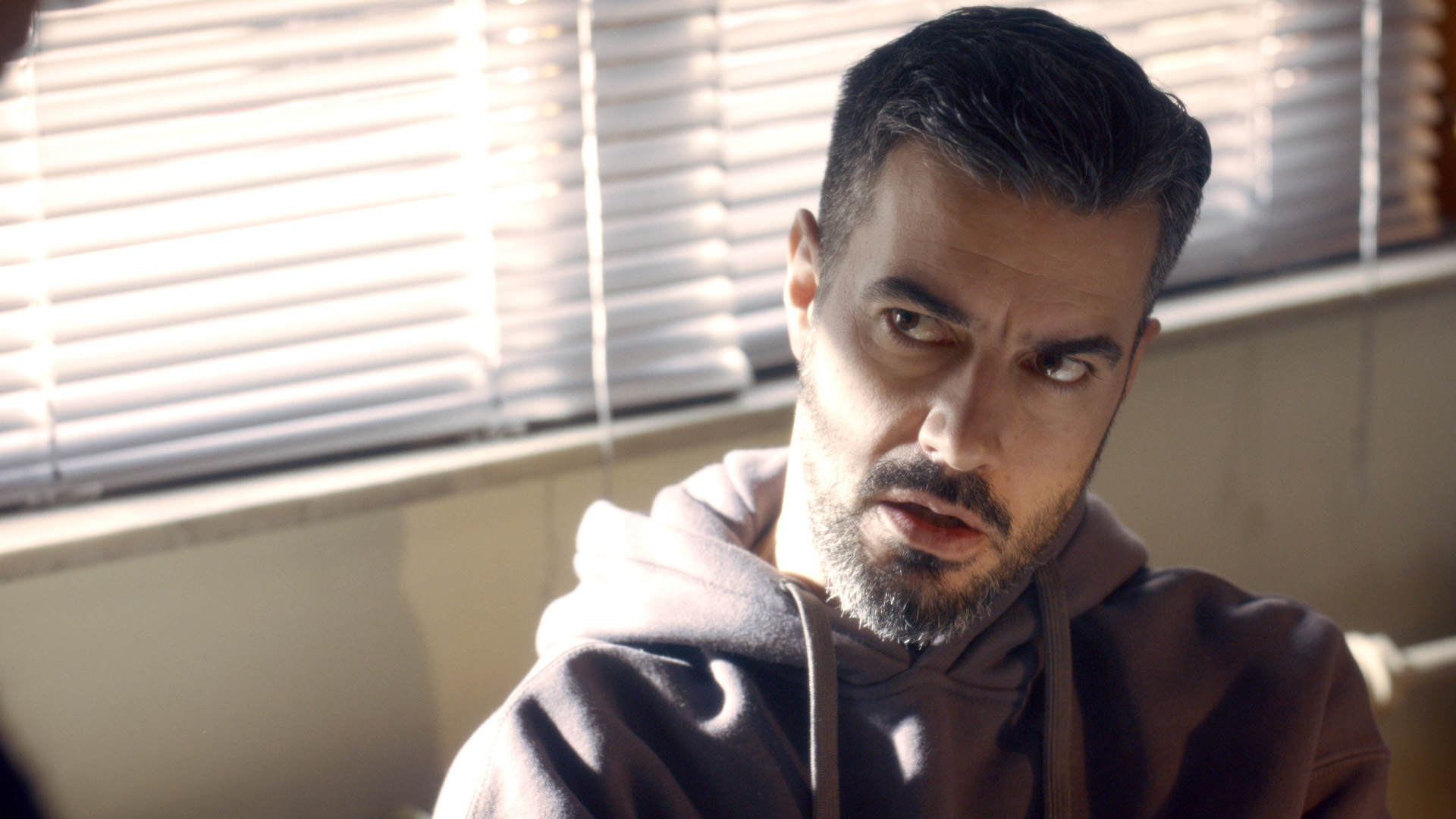 ΕΡΤ1: «Το δίχτυ» – «Ο μποξέρ»: Βουτιά στον σκοτεινό κόσμο του οργανωμένου εγκλήματος