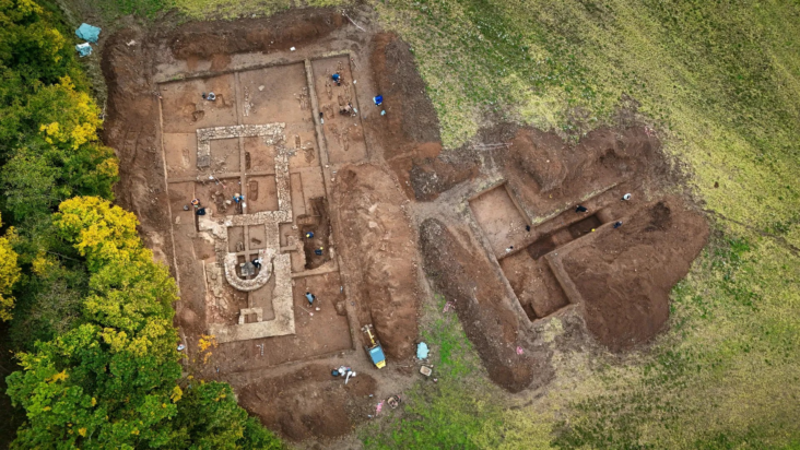 Αρχαιολόγοι ανακάλυψαν το φαινόμενο του αγιασμένου νερού σε μεσαιωνικούς παιδικούς τάφους. Φωτογραφία: Heiko Rebsch / dpa