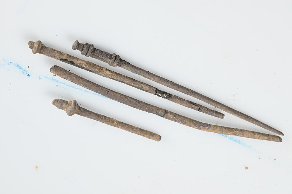 Μεταλλικές ράβδοι που βρέθηκαν στη ρωμαϊκή συλλογή.