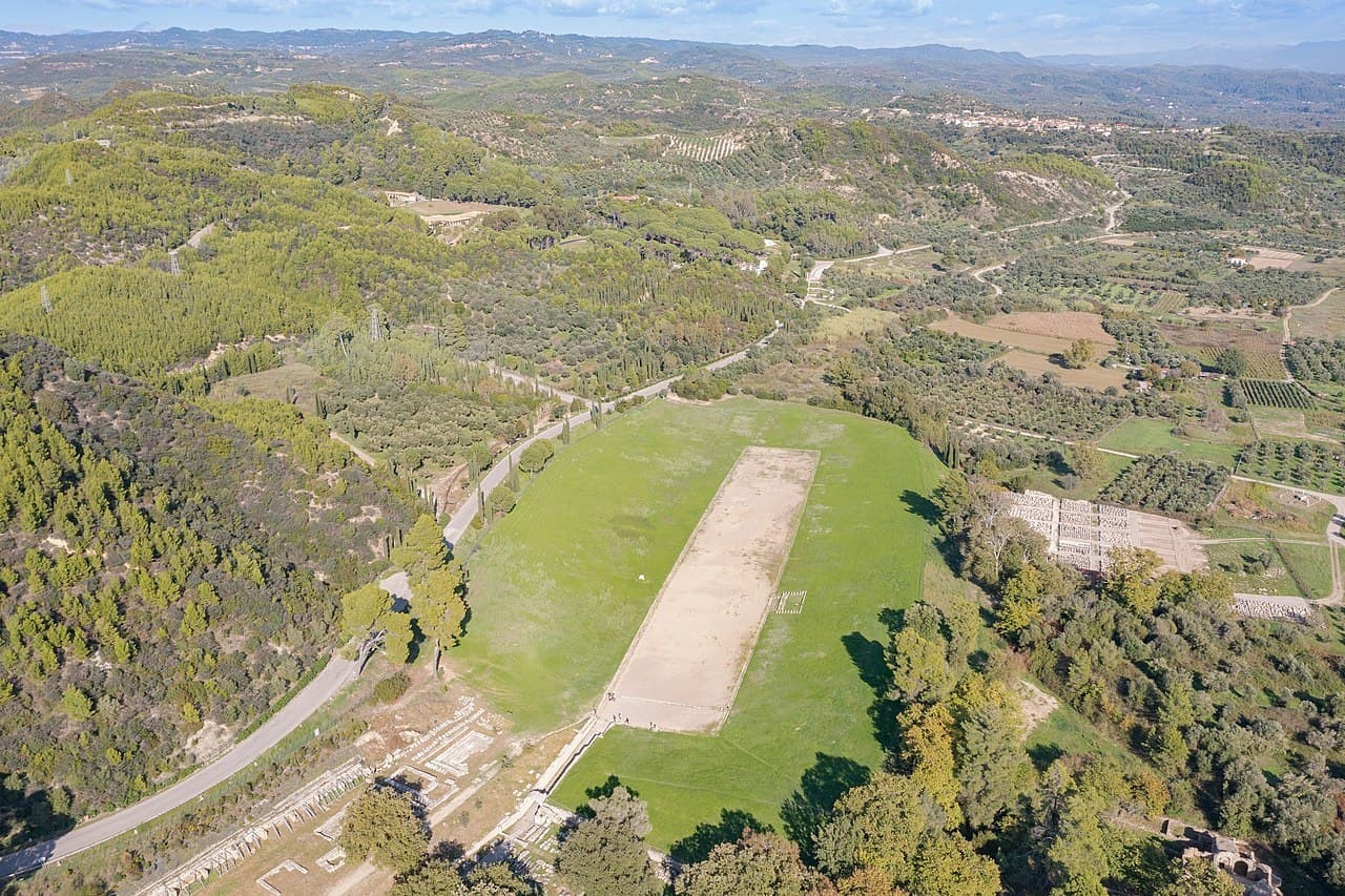 Εναέρια λήψη του σταδίου της Ολυμπίας και του περιβάλλοντος χώρου σήμερα. Φωτογραφία: : dronepicr / Wikimedia Commons