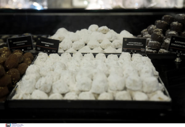 Στα ύψη οι τιμές των γλυκισμάτων ενόψει των γιορτών