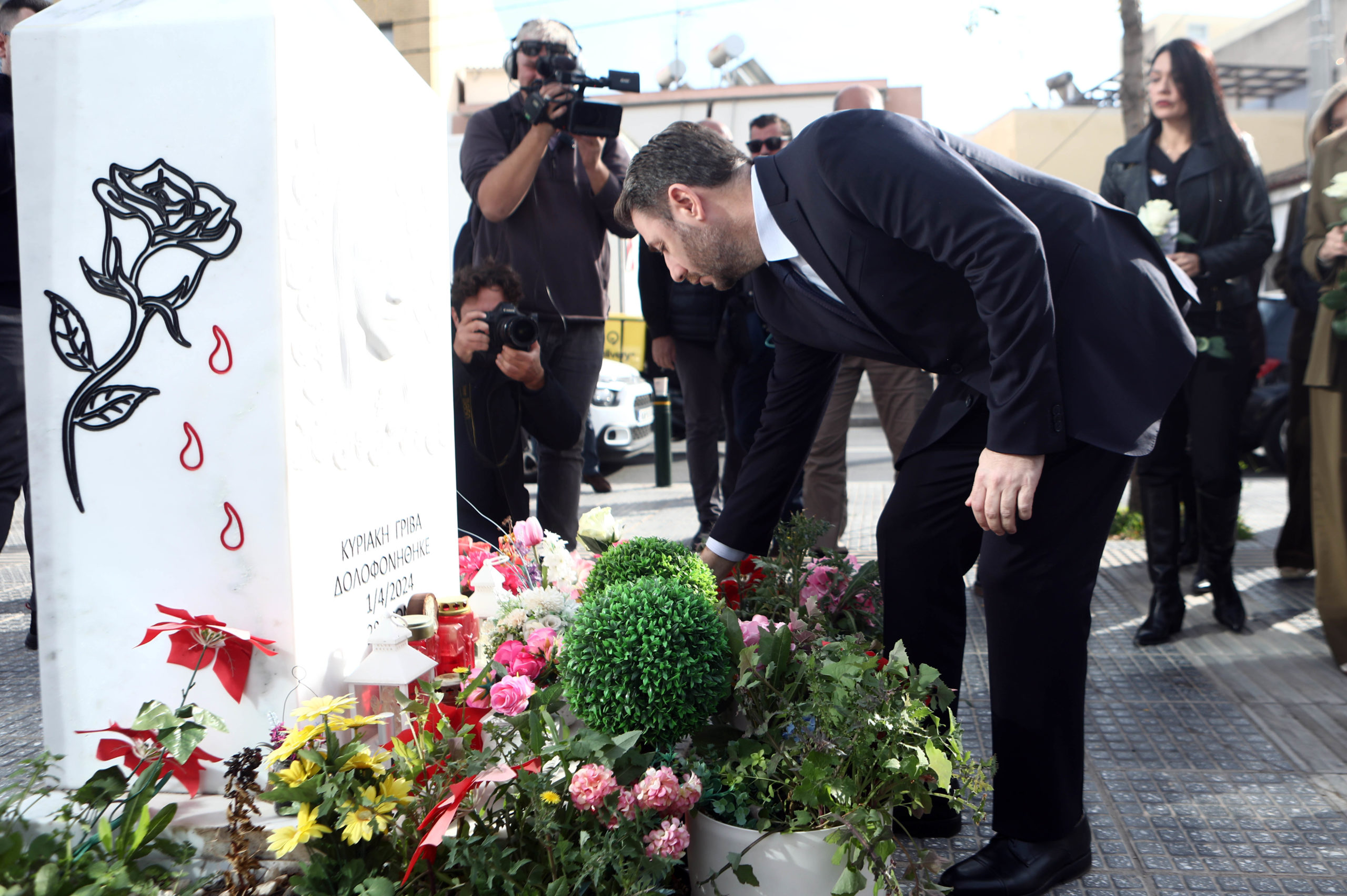 Νίκος Ανδρουλάκης, ΠΑΣΟΚ, λουλούδια, Κυριακή Γρίβα