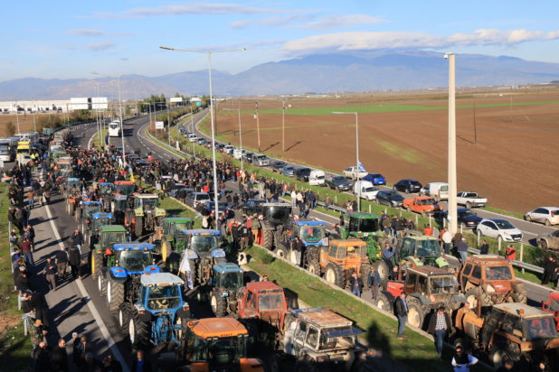 Αγρότες, Νίκαια, τρακτέρ