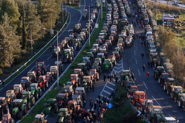 Αγρότες, Νίκαια, τρακτέρ