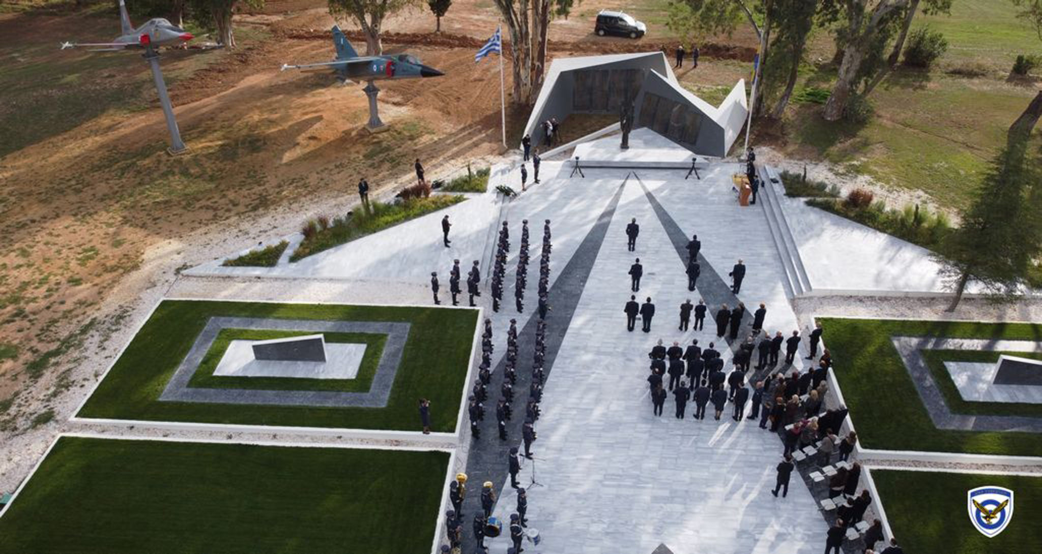 Επιμνημόσυνη δέηση στο μνημείο Πεσόντων Αεροπόρων στην αεροπορική βάση Δεκέλειας