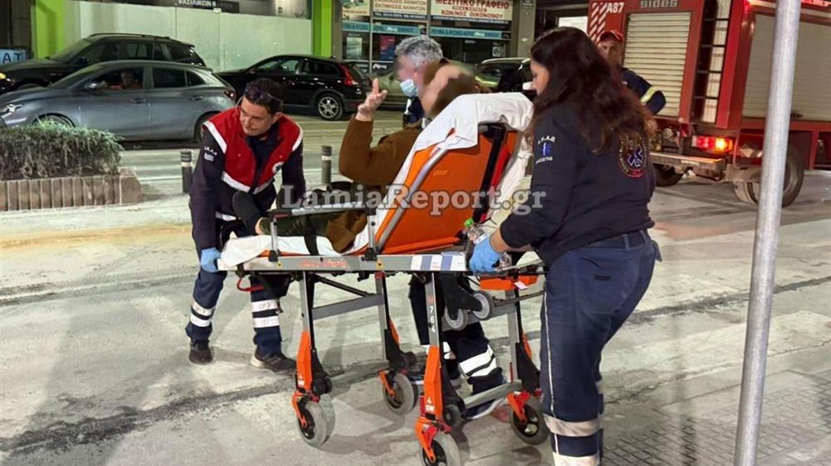 Λαμία: Δικυκλιστής έπεσε πάνω σε αυτοκίνητο για να μην παρασύρει πεζή – Τυλίχτηκε στις φλόγες η μηχανή