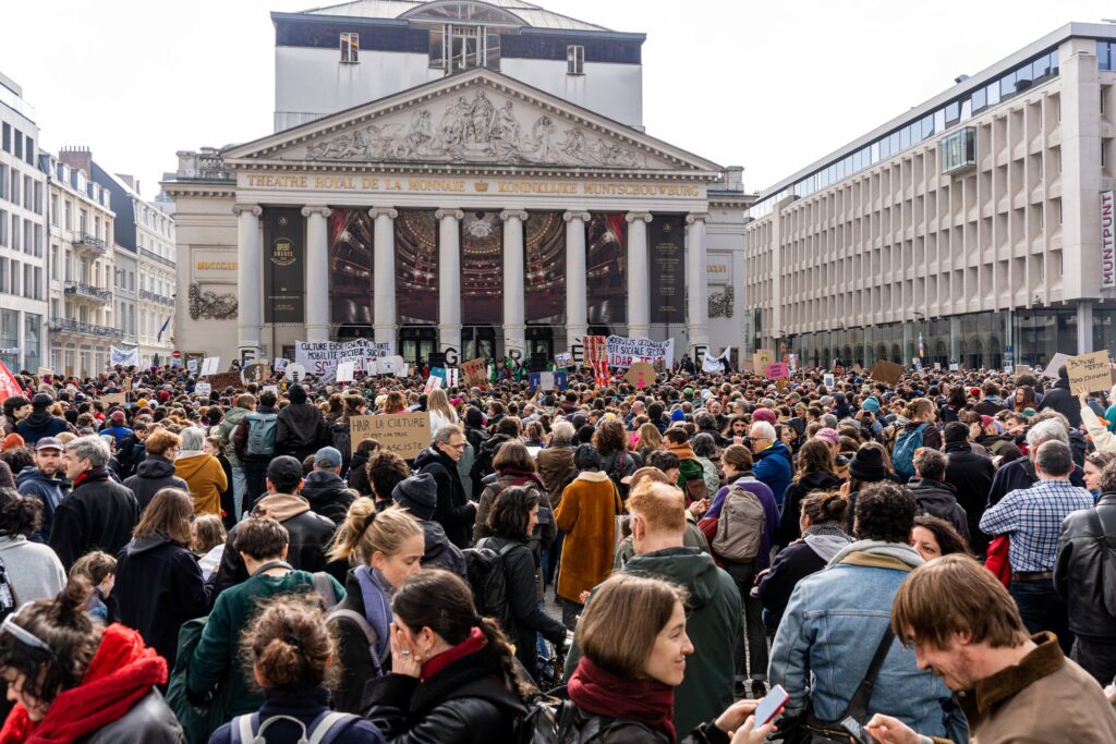 Βέλγιο: Τριήμερη απεργία παραλύει από σήμερα τη χώρα – Ακινητοποιημένα τρένα και αεροπλάνα