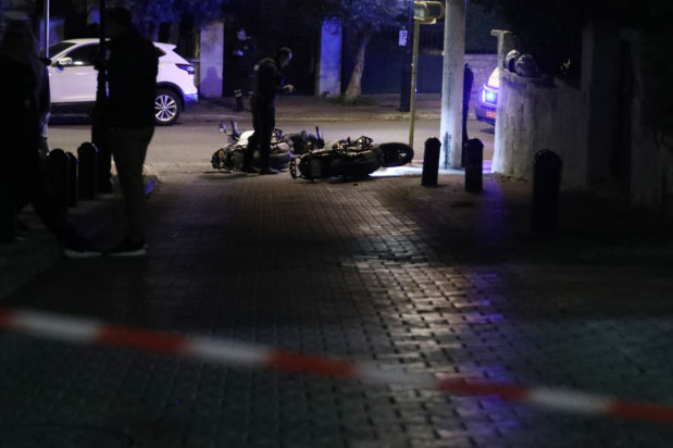 Άγιος Δημήτριος: Διαρρήκτες εμβόλισαν μηχανές της ΔΙΑΣ και τραυμάτισαν 3 αστυνομικούς – Έπεσαν πυροβολισμοί