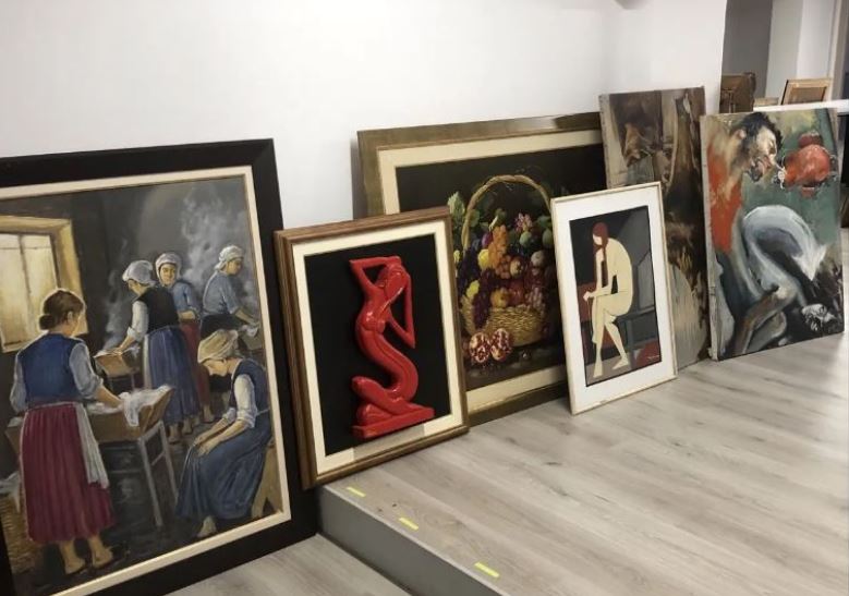 Η υπόγεια αγορά των πλαστών έργων τέχνης: Οι τρόποι που στήνεται μία απάτη στην Ελλάδα – «Το 70% είναι κακής ποιότητας»