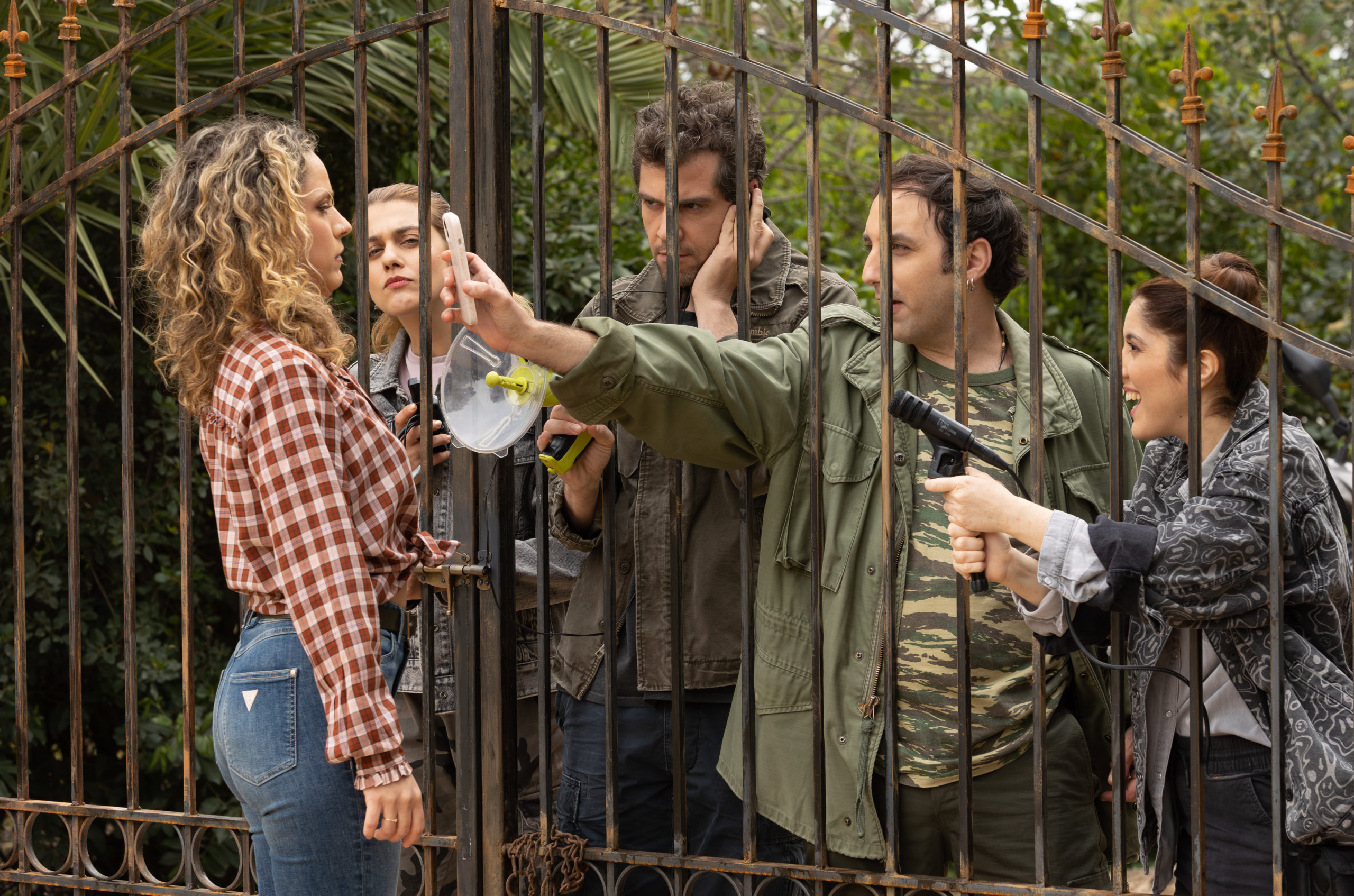 Τα φαντάσματα: Μια ομάδα κυνηγών φαντασμάτων καταφθάνει στο αρχοντικό με άγριες διαθέσεις – Τι θα δούμε απόψε