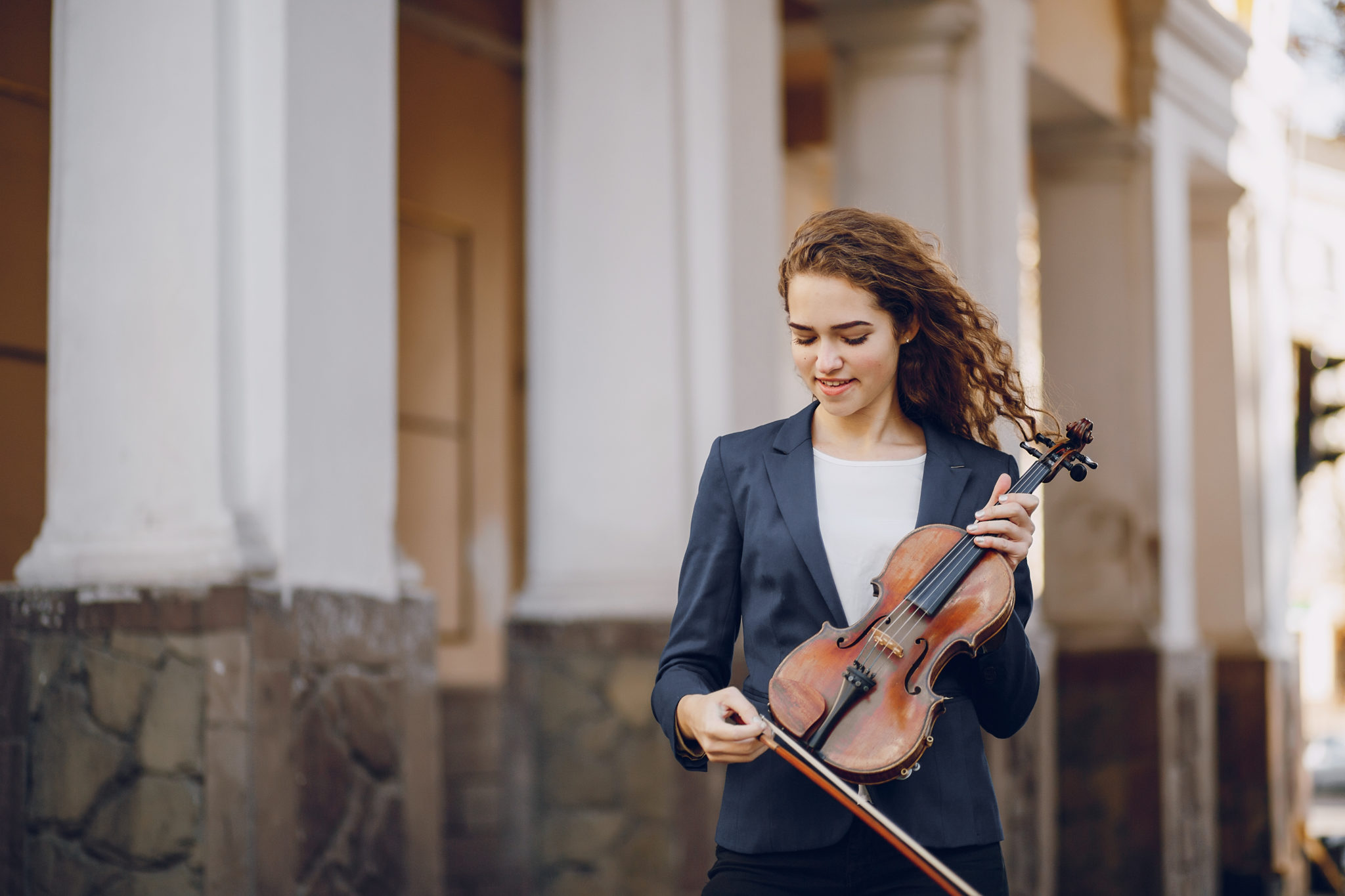 Γιατί οι δημιουργικοί άνθρωποι έχουν συχνά ακανόνιστο πρόγραμμα ύπνου, σύμφωνα με την επιστήμη