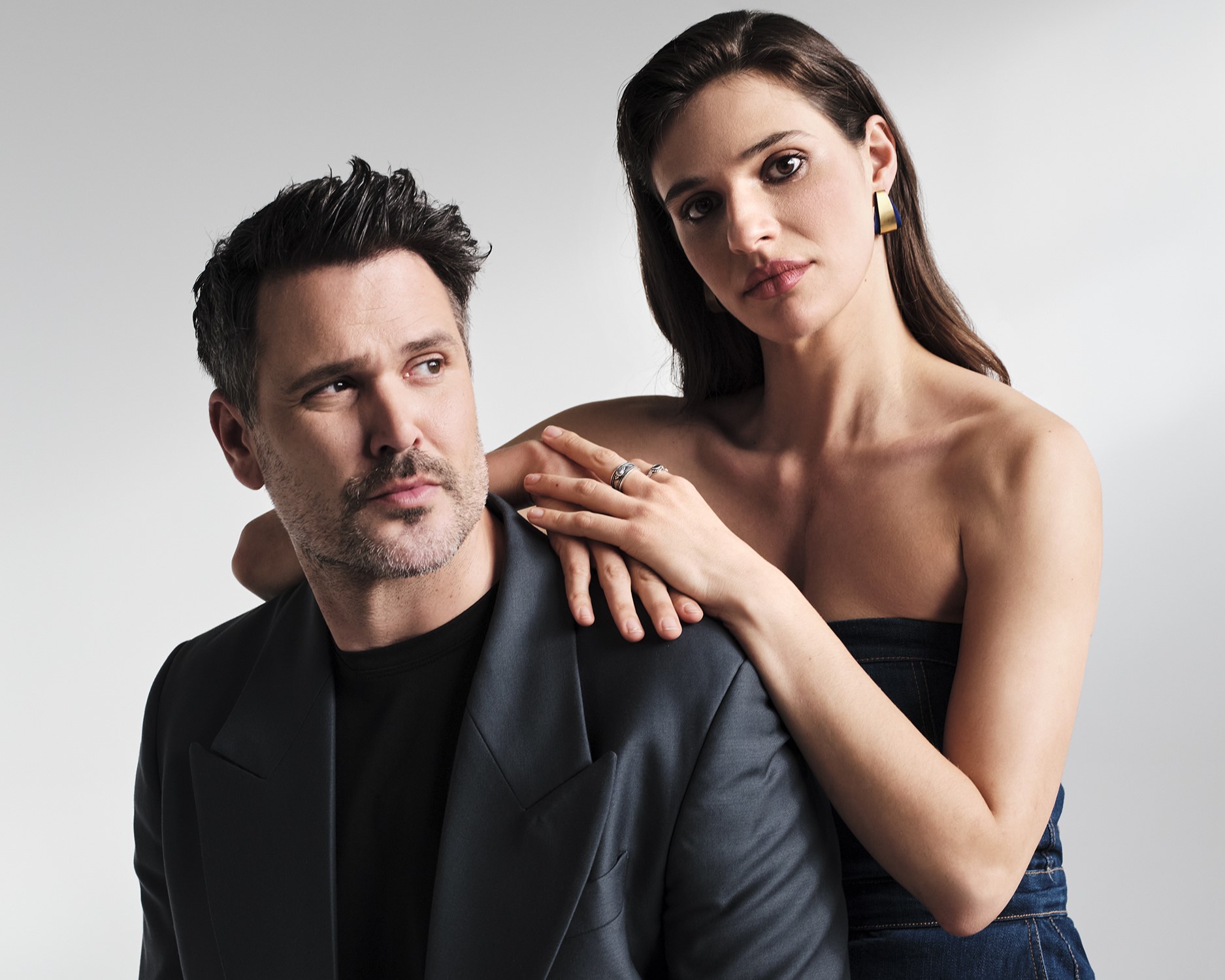 HOTΕΛ ΕΛVIRA: Ο έρωτας του Χάρι και της Ελβίρας θα ανθίζει κάθε Πέμπτη και Παρασκευή