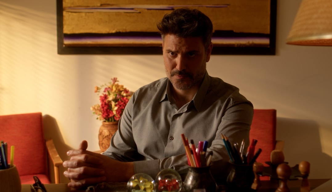 HOTΕΛ ΕΛVIRA: Η πρώην του Χάρι στο ξενοδοχείο προκαλεί τεράστια αναστάτωση