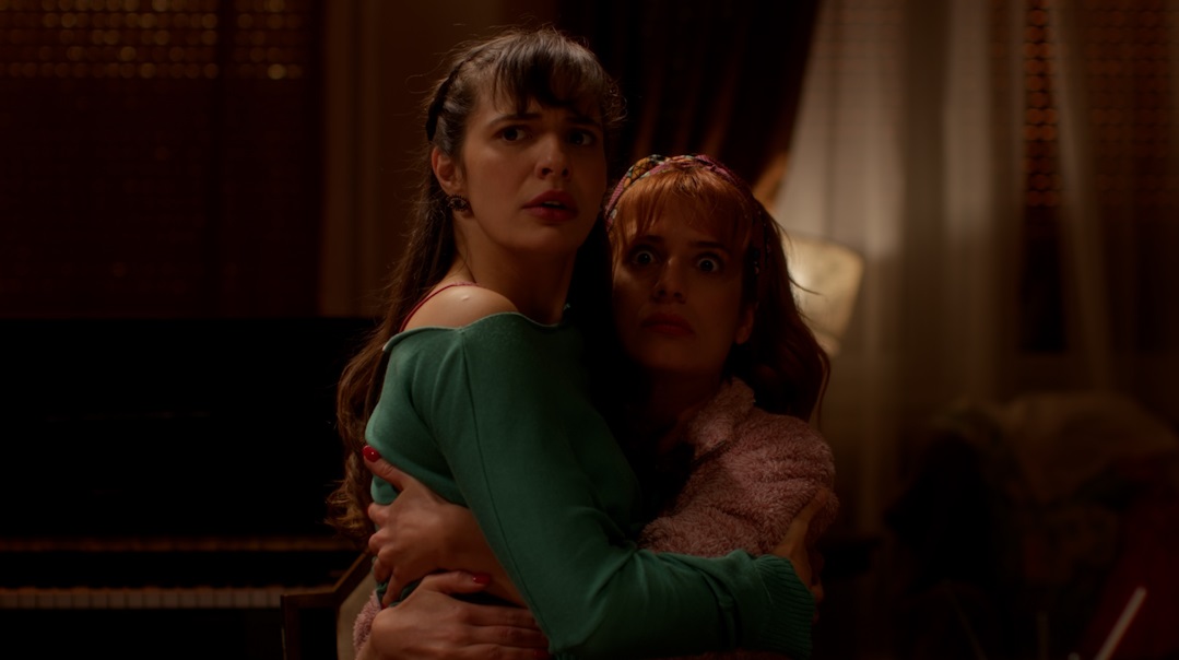 HOTΕΛ ΕΛVIRA: Μια μεγάλη απειλή φτάνει στο ξενοδοχείο