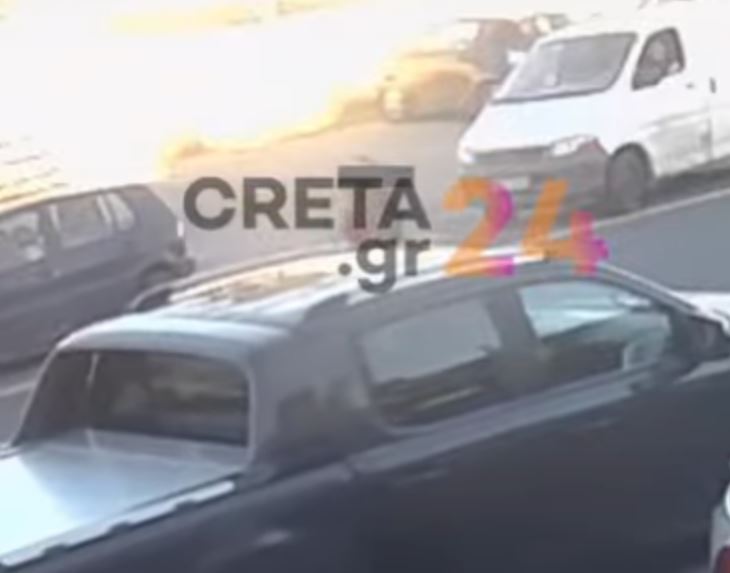 Ηράκλειο: Σε κρίσιμη κατάσταση η γυναίκα που παρασύρθηκε από αυτοκίνητο – Νέο βίντεο καταγράφει καρέ – καρέ τις κινήσεις της