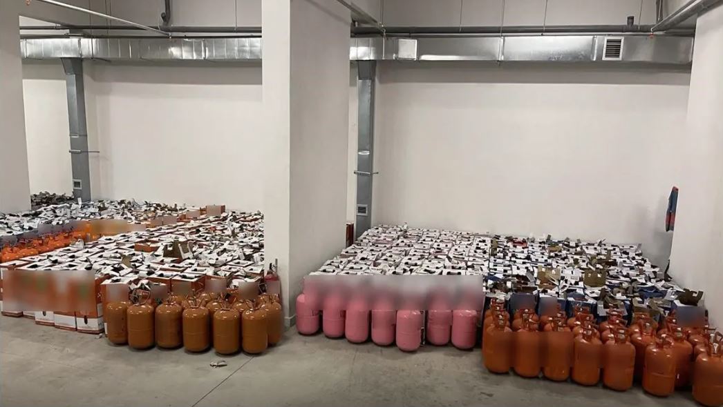 Καστοριά: Κύκλωμα διακινούσε παράνομα μεγάλες ποσότητες φρέον από την Αλβανία – Κατασχέθηκαν 11 τόνοι, πάνω από 494.000 ευρώ τα κέρδη τους